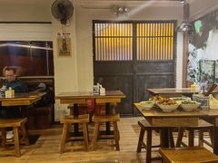 大堂-双燕楼·手工馄饨·汤面小吃(世纪汇店)