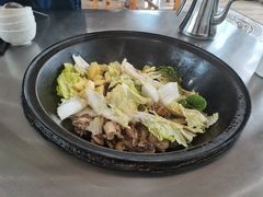 -粘豆包柴火铁锅炖