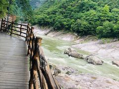 -燕子河大峡谷天坑仙境