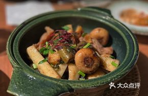 Dry-Braised Eel and Pork Stew