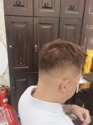 -东方先生国潮男士理发馆