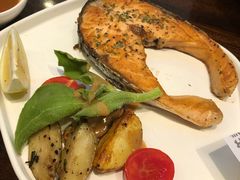 香煎大块三文鱼-新鲜誌·新派食集(万象天地店)
