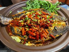 香辣巴沙鱼-鸣记脆皮烤鱼·海鲜烤鱼(马栏店)