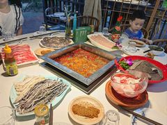 -二荆条·蜀鲜汇城市森林火锅