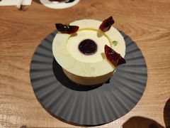 樱桃意式鲜奶酪-潮一不贰·法式甜品·生日蛋糕·西式简餐(外滩店)