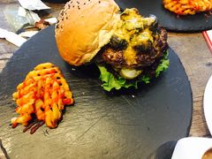 -HIGH FIVE哈福手工汉堡(桂林路店)