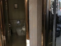 包房门口卫生间-鑫麦KTV(首都宾馆店)