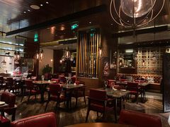 大堂-恰餐厅及酒吧 CHAR Bar & Grill (北京丽都皇冠假日店)