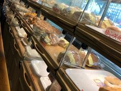 面包甜点陈列柜-新侨三宝乐面包店(崇文门店)