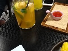 -樱花里音乐餐吧·牛扒椰子鸡(东圃店)
