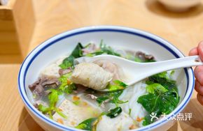 Premium Pig's Trotter and Pork Six Parts with Goji Leaf Rice Noodles
