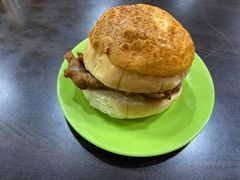 猪扒包-大利来记咖啡室(告利雅施利华街店)