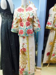 -觅白婚纱礼服馆