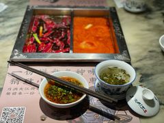 牛油番茄鸳鸯锅-月满大江火锅(总府路店)