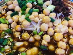 -渝之汇牛肉豌杂面