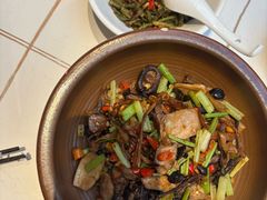-阿瓦山寨·湘菜现炒·剁椒鱼头王(咸阳总店)