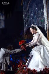 -禕·愫白婚纱商店