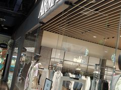 -燕莎奥特莱斯购物中心