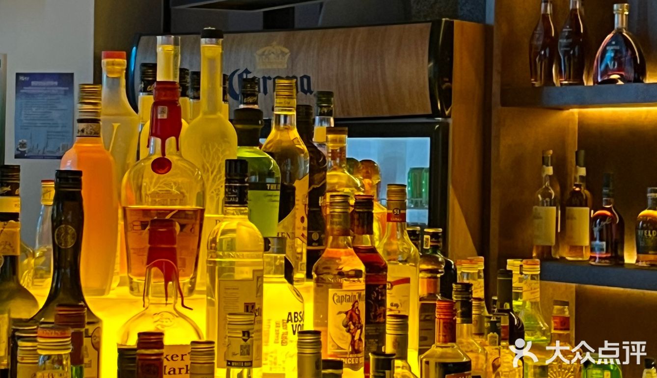 氛围感这块拿捏了‼️555打工人的宝藏音乐🍷bar