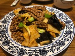 -泉畔人家·老济南经典鲁菜(大明湖店)