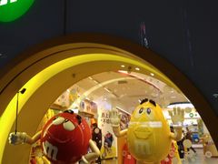 -m豆巧克力世界(上海世茂广场店)