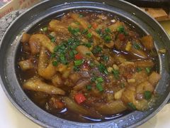 咸鱼茄子煲-鲤鱼塘农家山庄