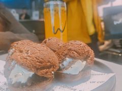 -W COLLECTIVE  DESSERT SHOP