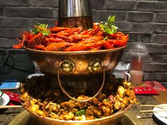-沪小二炭火蛙锅(淮海中路美食不夜城店)