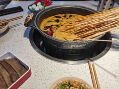 -钢管厂五区小郡肝串串香(蜀都万达店)