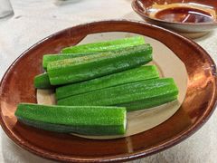 -猪三哥肥肠鸡川菜小炒