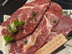 -山川小町·极番烧肉(新地假日广场店)