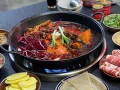 -四小区火锅·巷子里的重庆火锅(花照壁店)