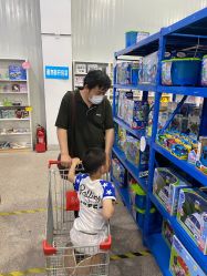 -逝水玩具折扣店