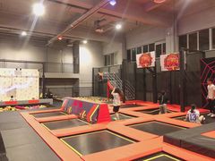 -嗨翻Hi-Fun竞技主题乐园·蹦床亲子生日轰趴(国光1937店)