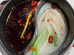 鸳鸯锅-钢管厂歆瑞源油卤串串香(春熙路太古里店)