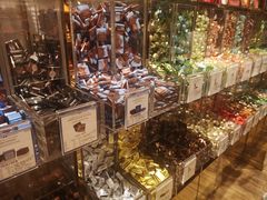 -VENCHI 闻绮(广州太古汇店)
