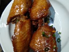 -沪小二炭火蛙锅(淮海中路美食不夜城店)