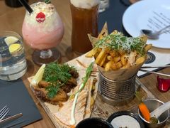 -Mark&Mars Restaurant