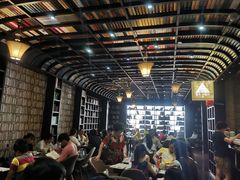 -钟书阁(松江泰晤士小镇店)