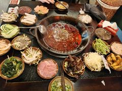 -渝井巷重庆老火锅(沈阳吉祥店)