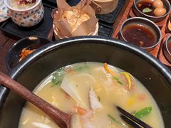 -银米·云南传统过桥米线(双廊黑金冠店)