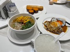 -上海浦东中心万枫酒店
