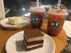 -有猫主题·治愈系猫咖(曾厝垵店)