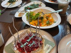 -Chom Cafe and Restaurant