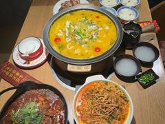 -山城外·非遗酸菜鱼(蜀都万达店)