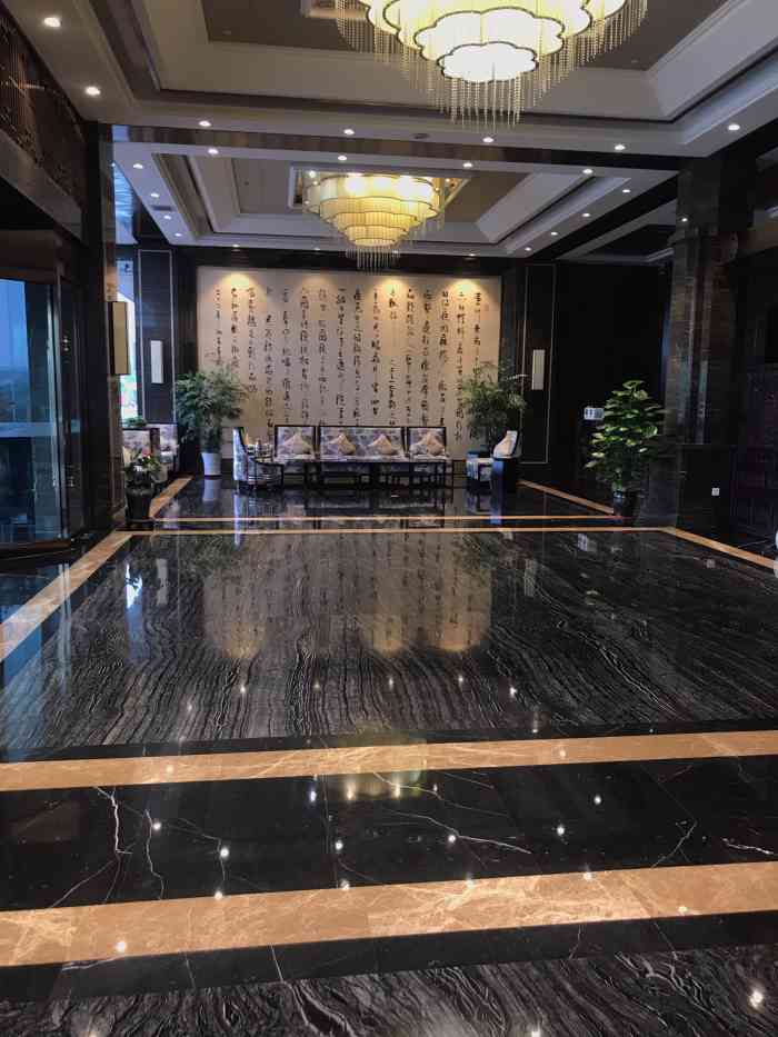 郑州凯旋国际酒店-"设施先进,前台妹子很热情,服务人员也非常.
