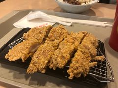 喷香卤肉饭尬脆鸡-永和大王(香缤店)