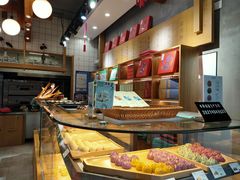 面包甜点陈列柜-南宋胡记(杭州灵隐寺店)