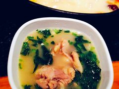 -洪氏嗨捞·广东猪肚鸡·椰子鸡火锅(西咸万象城店)