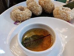 炸虾饼配泰国梅子酱-帕蓝·暹罗料理(大学路店)